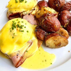 TheHarold-eggs-benedict-square