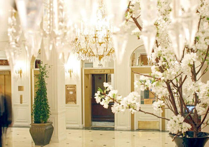 Warwick-Hotel-NYC-foyer-900x600