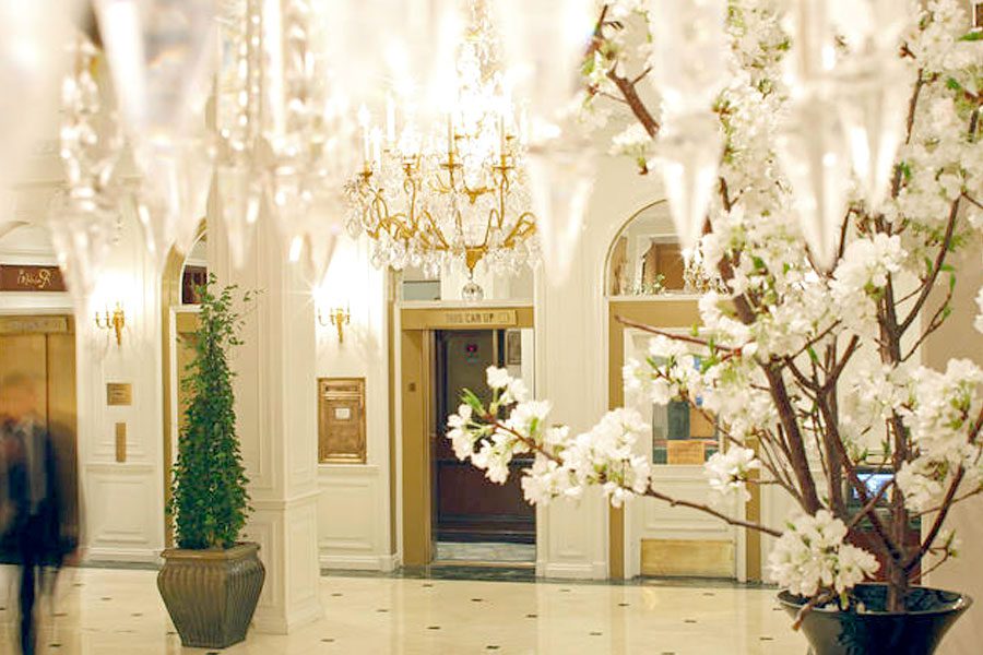Warwick-Hotel-NYC-foyer-900x600